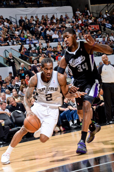 高峰借助 高峰借助